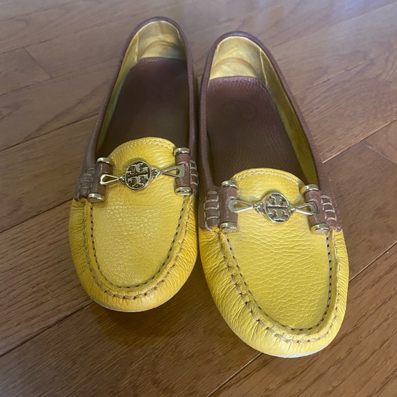 Yellow Tory Burch loafers 7.5W - Picture 2 of 7